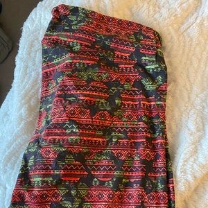 NWOT LuLaRoe TC Leggings, Digital Roses